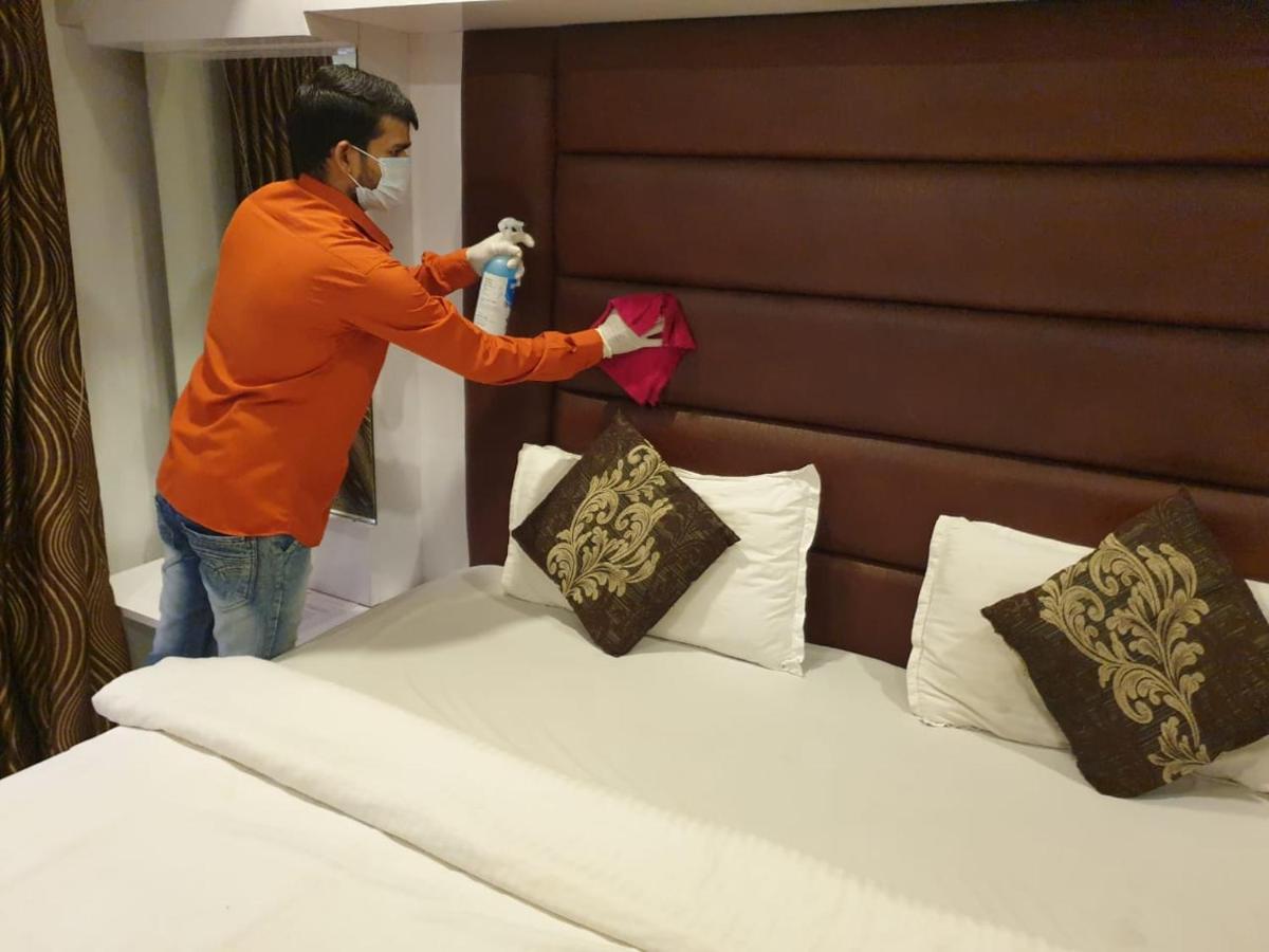 Hotel Alibaba Mumbai Exterior photo