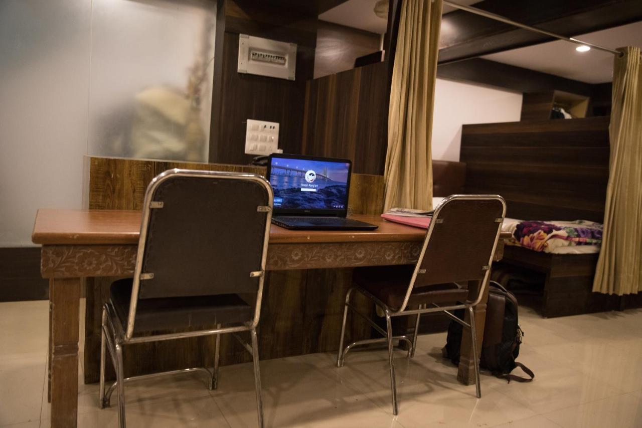 Hotel Alibaba Mumbai Exterior photo