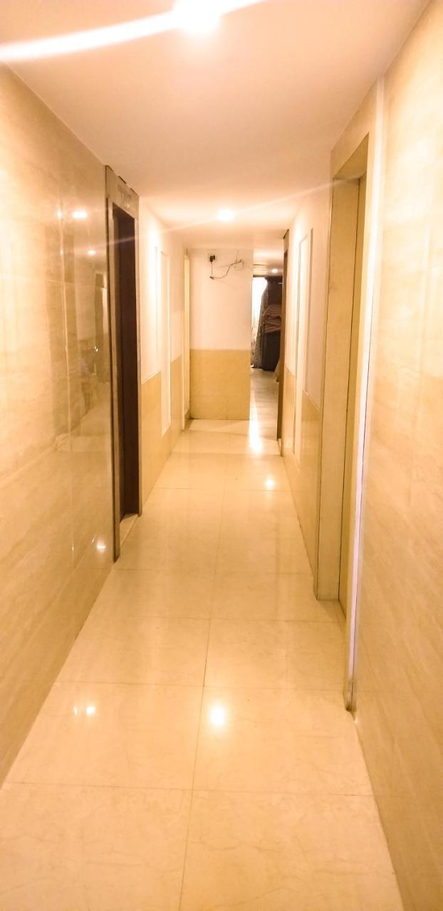 Hotel Alibaba Mumbai Exterior photo