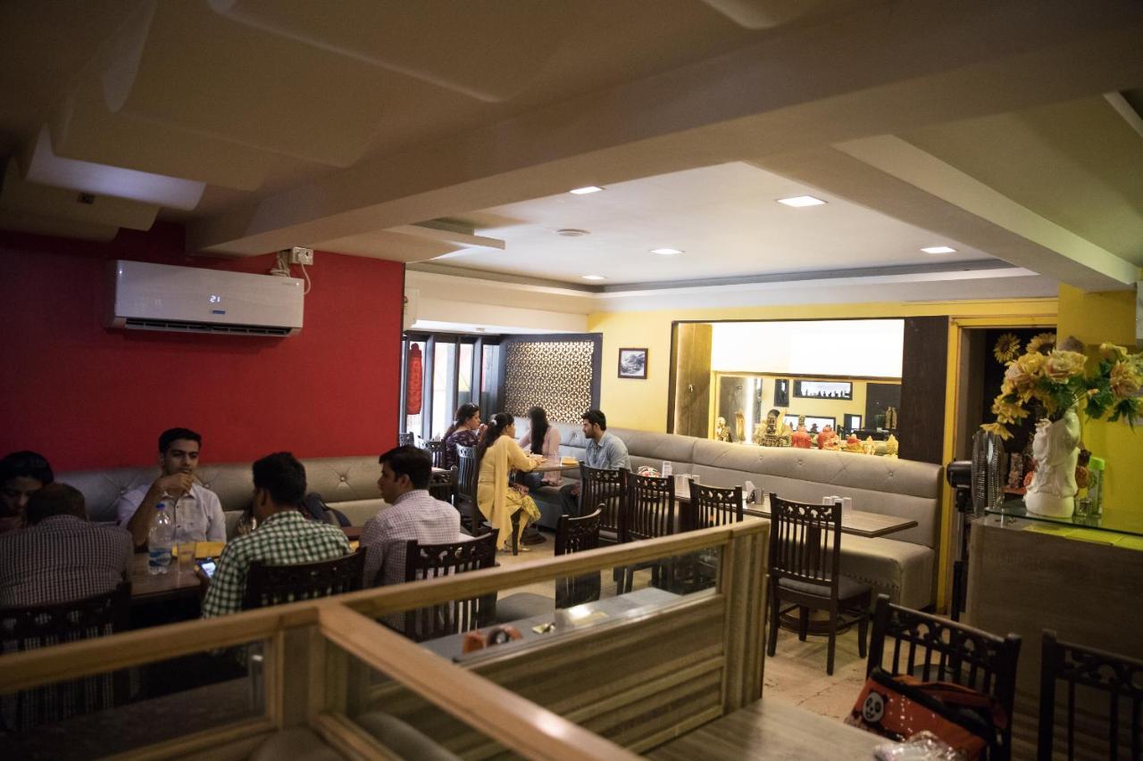 Hotel Alibaba Mumbai Exterior photo