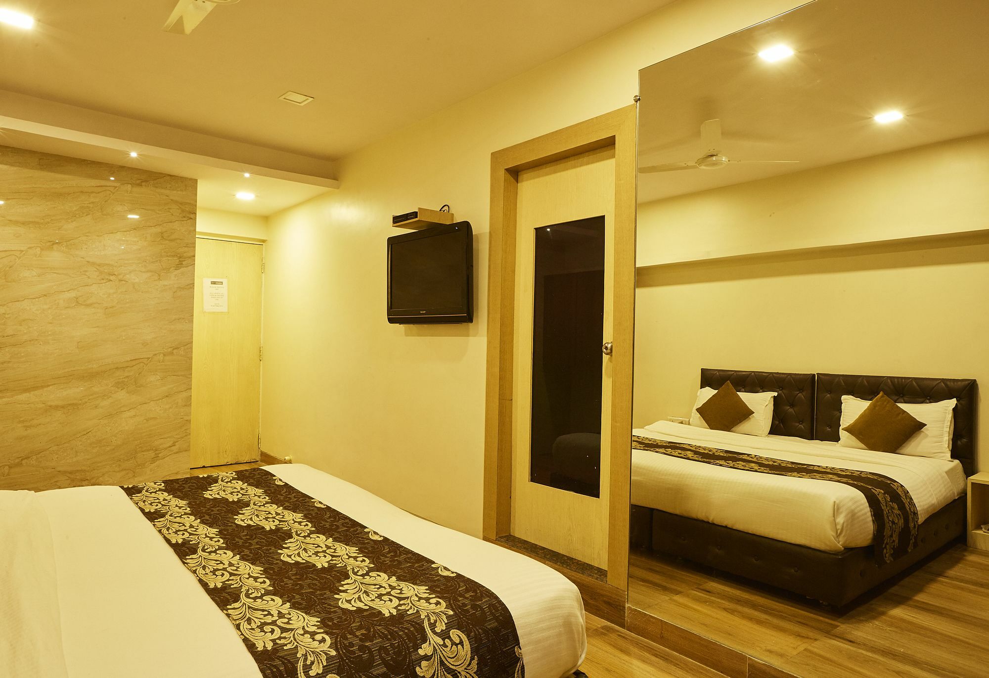 Hotel Alibaba Mumbai Exterior photo